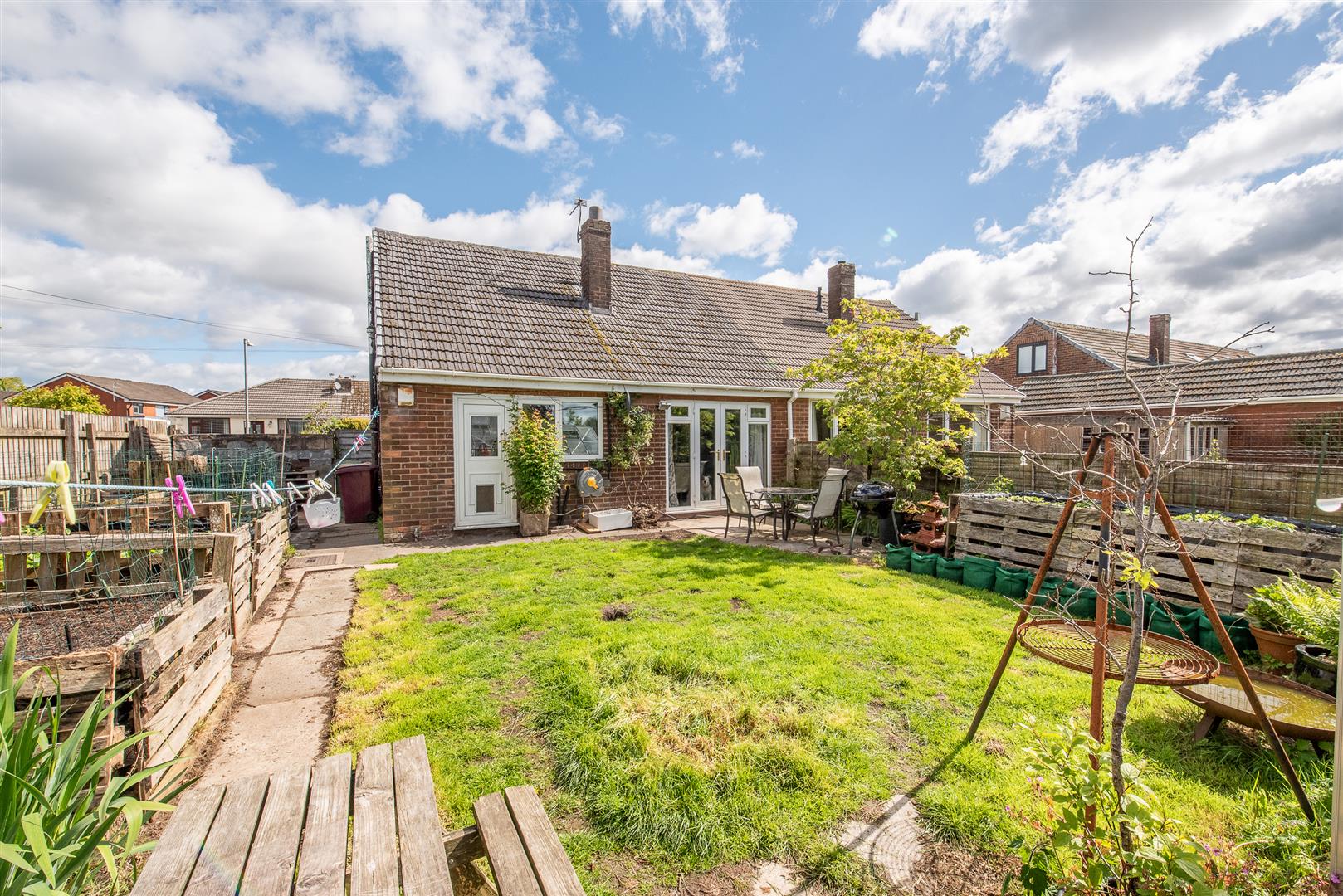 3 bed property in Newlands Drive, Bolton